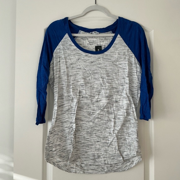 NWT Express Raglan Tee - Picture 2 of 4